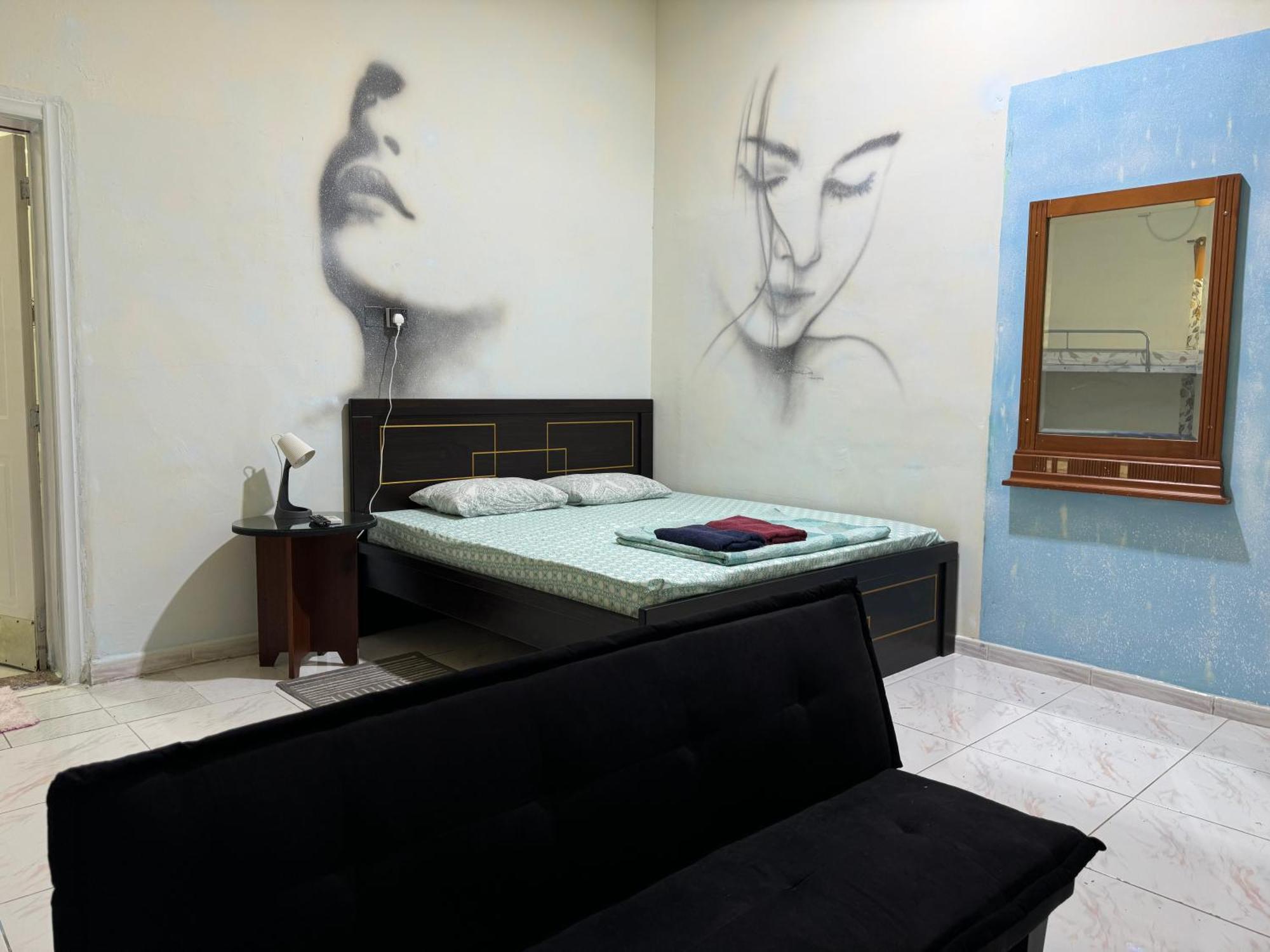 Affittacamere Basic Private With Attached Bathroom - No Parking Space Abu Dhabi