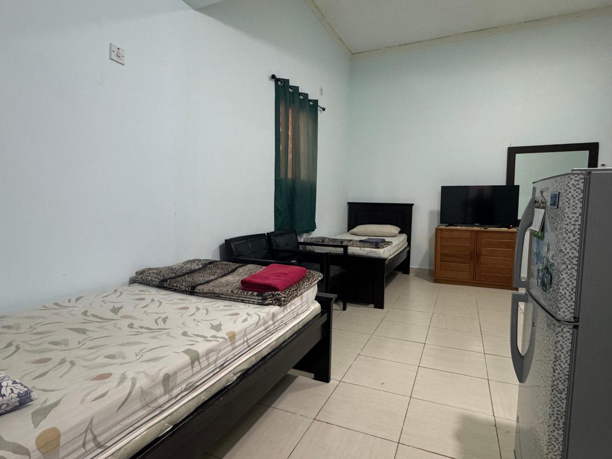Basic Private With Attached Bathroom - No Parking Space Affittacamere